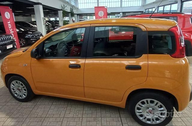 Usata Fiat Panda Easy 69 CV (50 kW) 2019 Arancione Berlina