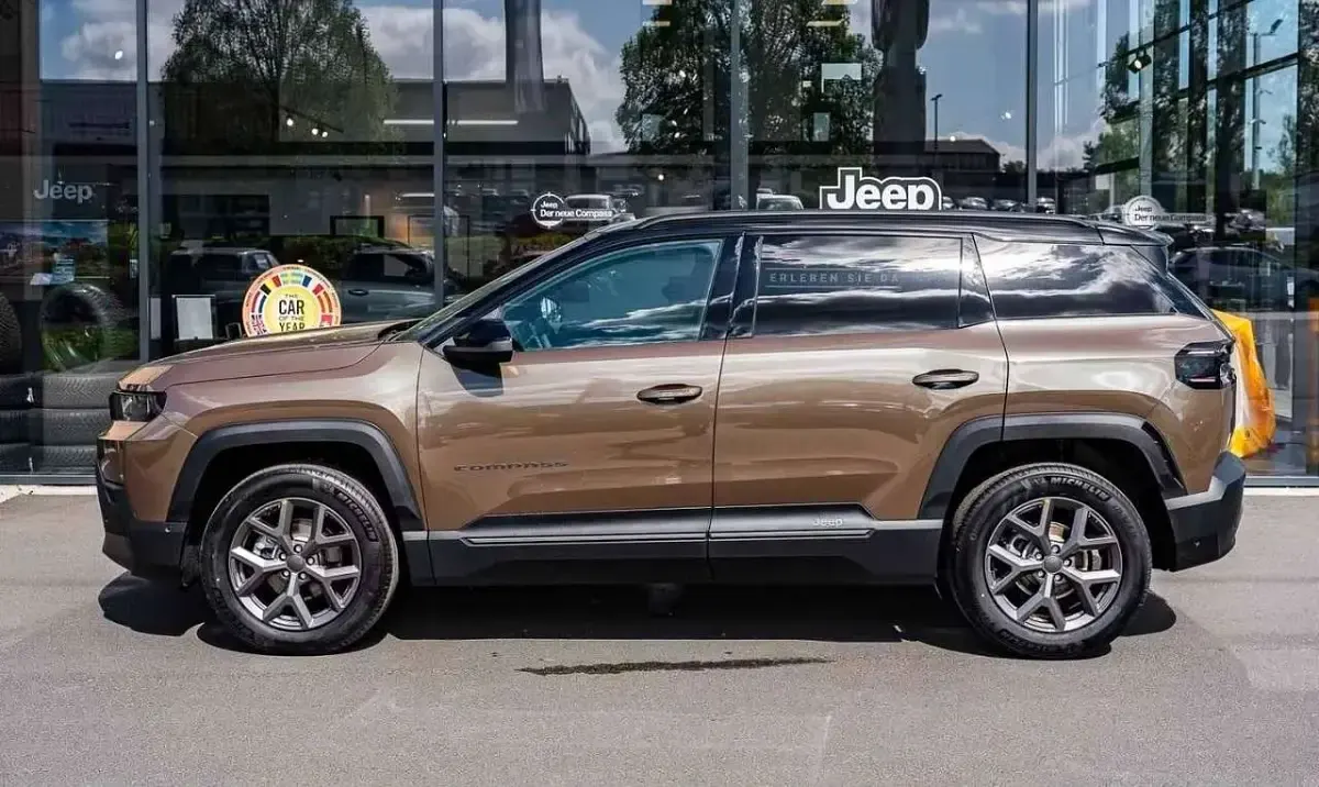 Nuova Jeep Compass 145 CV (106 kW) 2026 Bronzo SUV