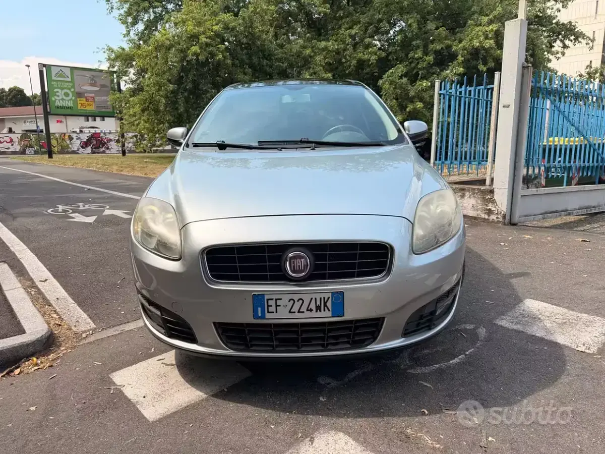 Usata Fiat Croma Emotion 150 CV (110 kW) 2010 Grigio Station wagon