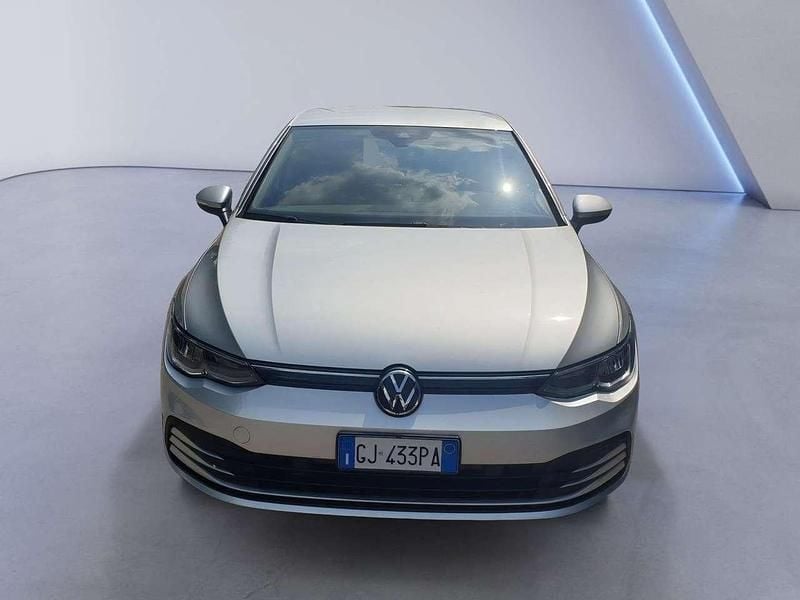 Usata VW Golf VIII Life 110 CV (80 kW) 2022 Argento Berlina