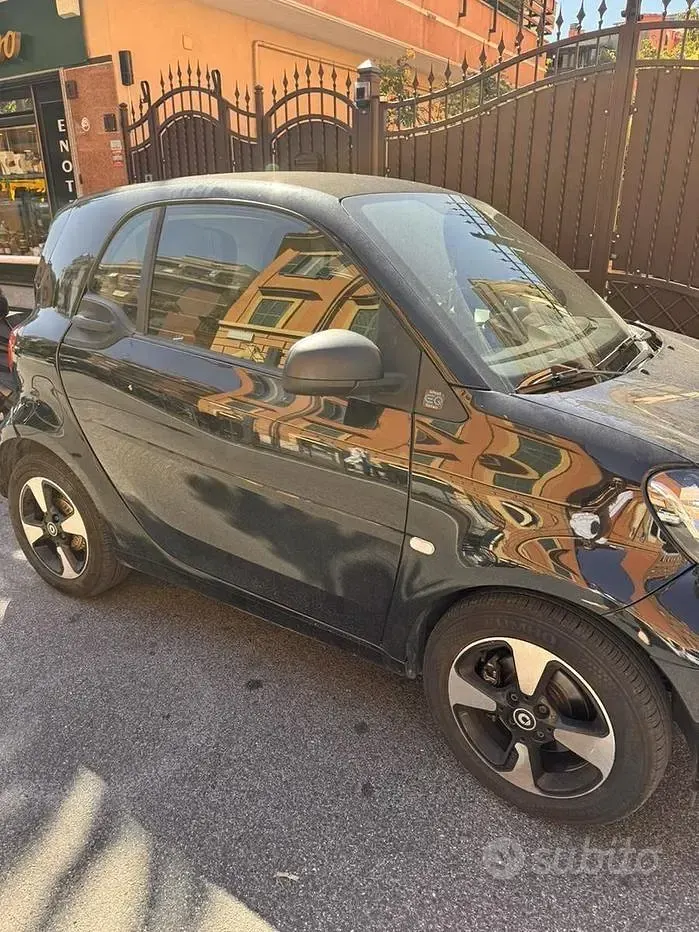 Usata Smart ForTwo Electric Drive Passion 41 kW (56 CV) 2021 Nero Berlina
