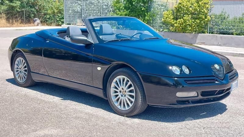 Usata Alfa Romeo Spider 150 CV (110 kW) 1996 Nero Cabrio
