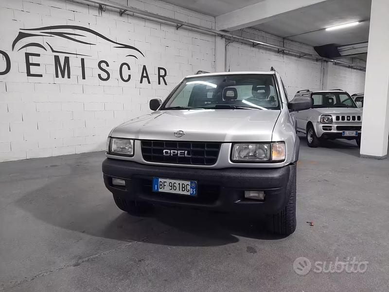 Usata Opel Frontera Sport 115 CV (84 kW) 1999 Grigio SUV