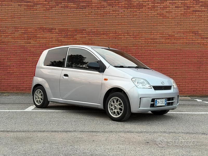 Usata Daihatsu Cuore 2003 Grigio Utilitaria