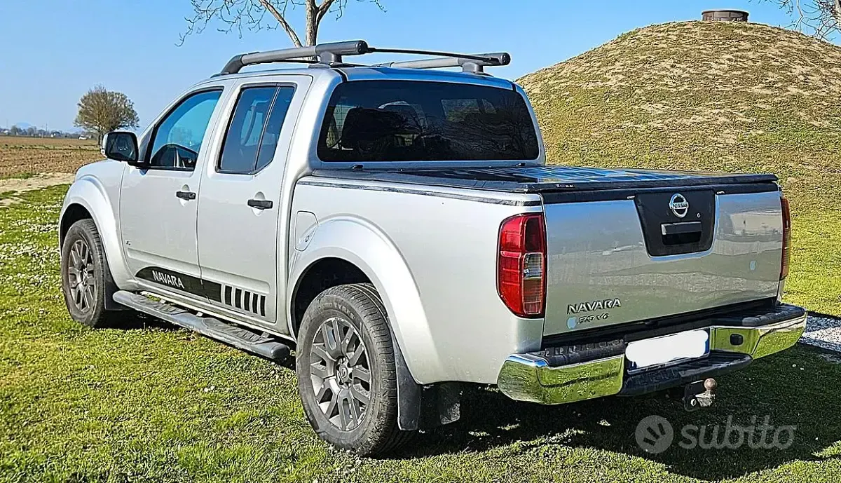Gebraucht Nissan Navara 231 PS (169 kW) 2013 Grau Pickup
