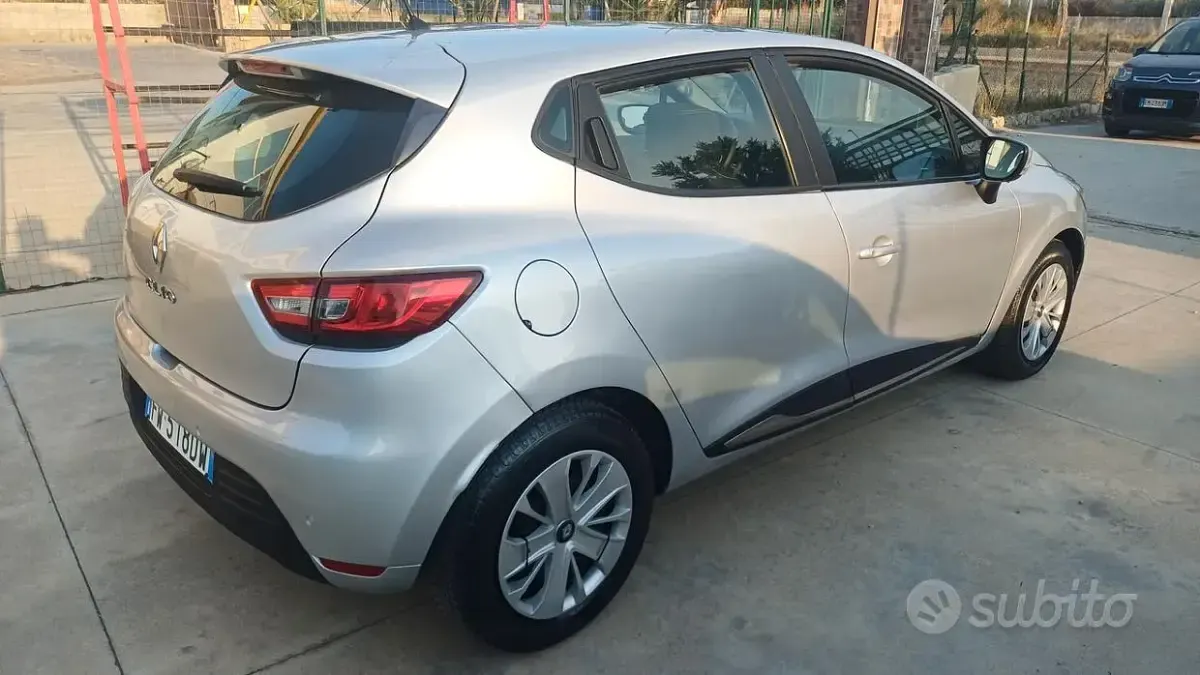 Usata Renault Clio IV Intens 90 CV (66 kW) 2019 Grigio Berlina