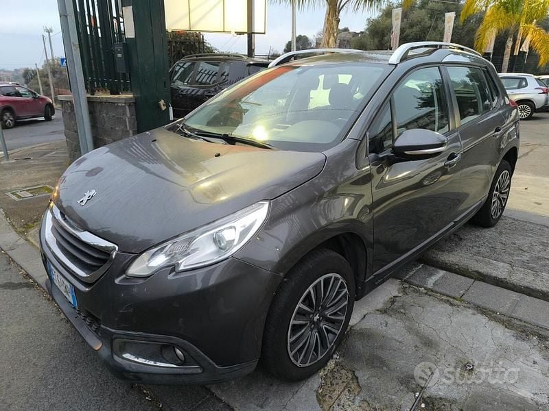 Grigio Usata 2014 Peugeot 2008 Active SUV | 6000 € (Buon prezzo) - Immagine 1/4
