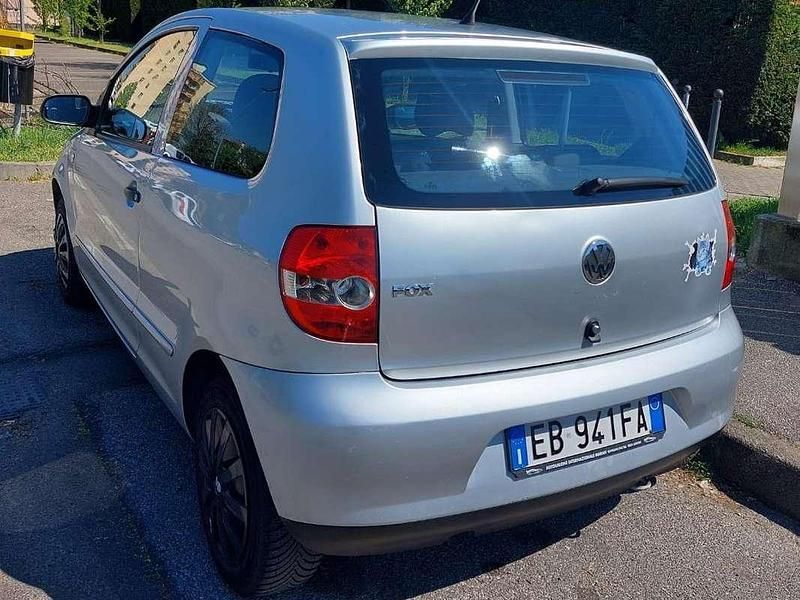 Begagnad VW Fox 55 HK (40 kW) 2010 Silver Halvkombi