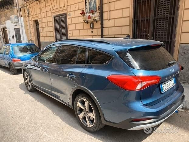 Usata Ford Focus 125 CV (91 kW) 2020 Blu Station wagon