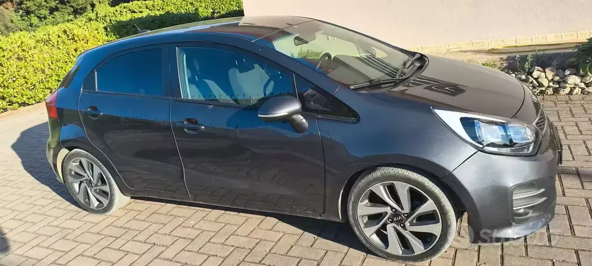 Usata Kia Rio 75 CV (55 kW) 2016 Grigio Utilitaria
