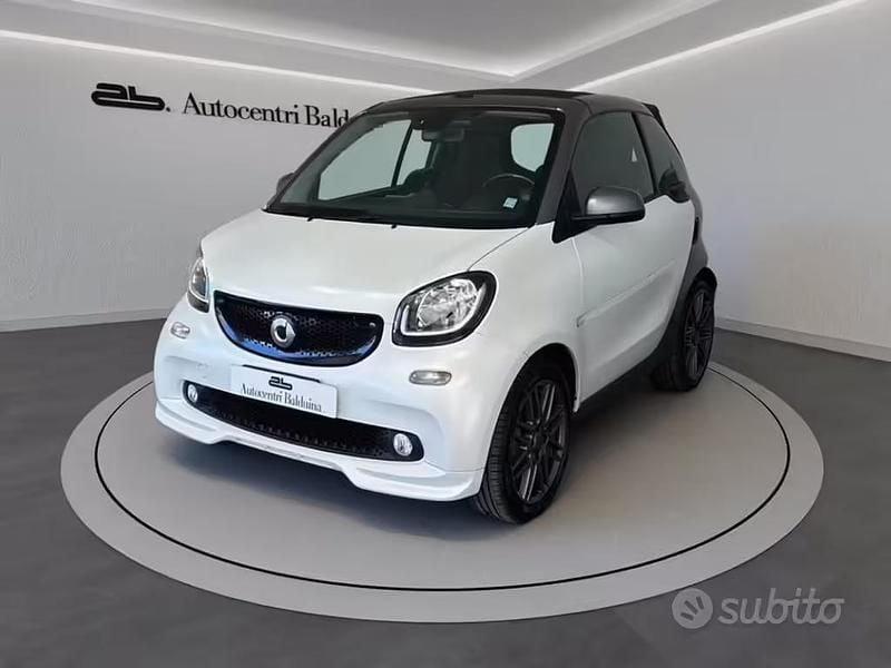 Usata Smart ForTwo Cabrio Brabus 90 CV (66 kW) 2017 Bianco Cabrio