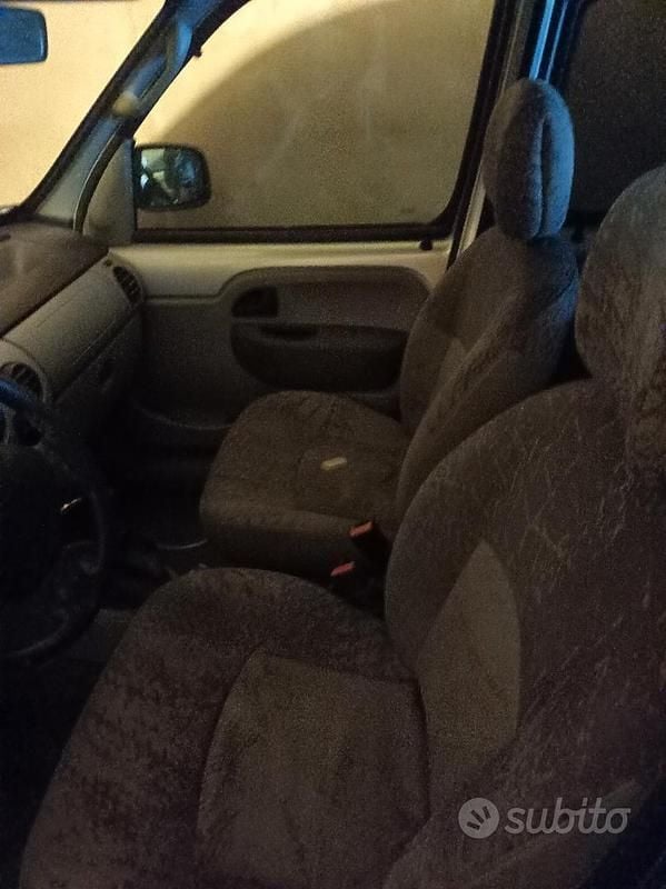 Usata Renault Kangoo 84 CV (61 kW) 2004 Monovolume