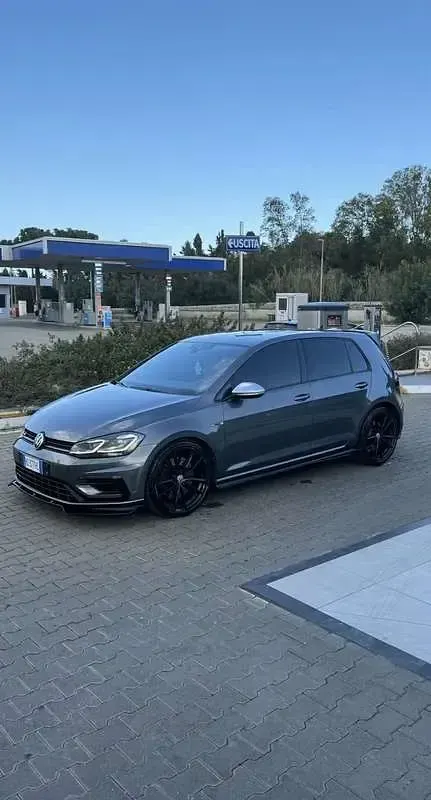 Usata VW Golf VII R 310 CV (228 kW) 2018