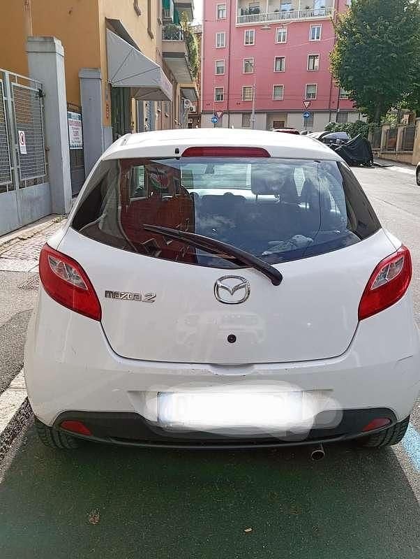 Usata Mazda 2 72 CV (52 kW) 2010 Bianco Berlina