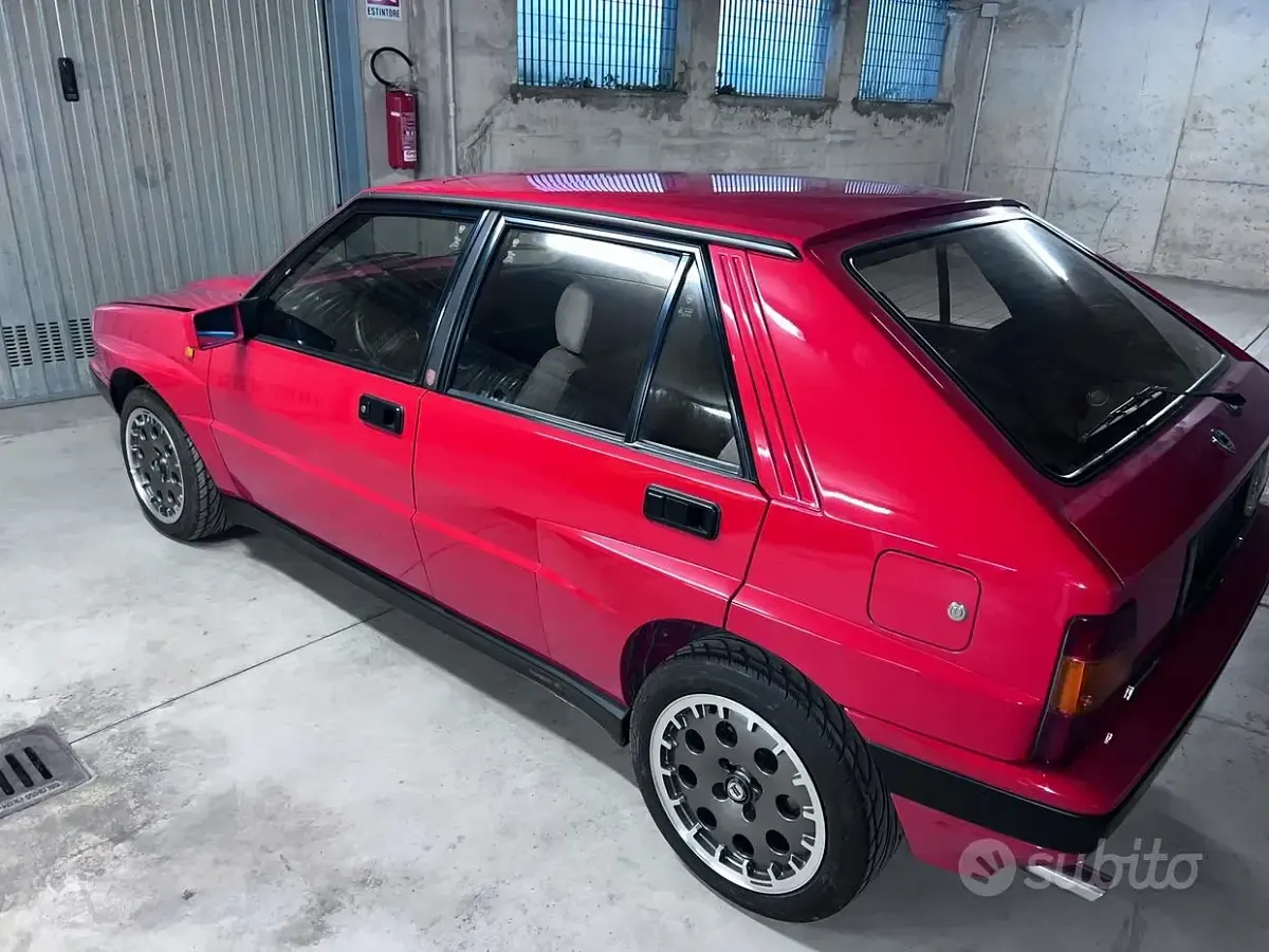 Usata Lancia Delta 196 CV (144 kW) 1989 Rosso Utilitaria