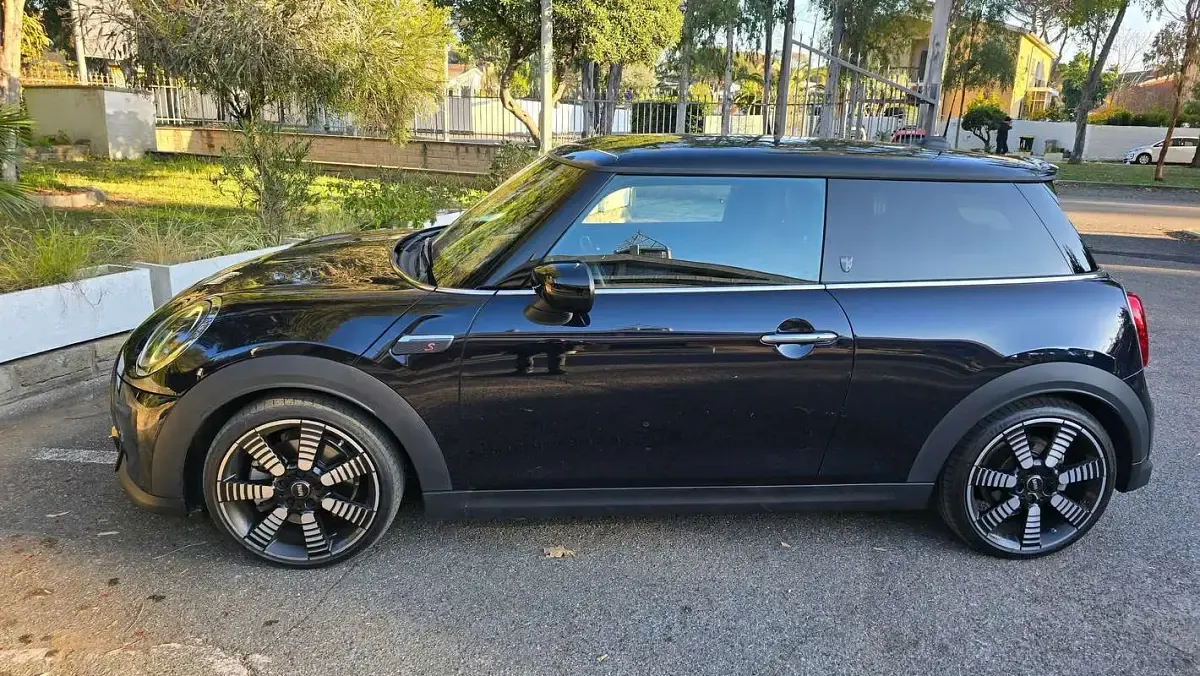 Usata Mini Cooper S 178 CV (130 kW) 2023 Blu/azzurro Utilitaria