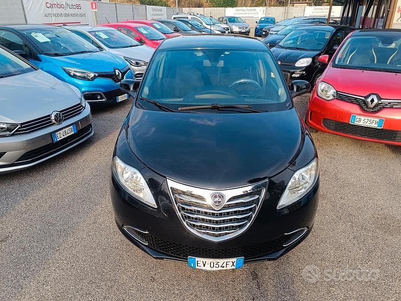 Usata Lancia Ypsilon Platinum 69 CV (50 kW) 2014 Nero Utilitaria