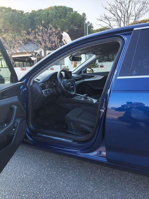 Usata Audi A4 Ambiente 122 CV (89 kW) 2018 Blu/azzurro Berlina