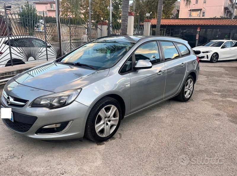 Usata Opel Astra 110 CV (80 kW) 2013 Grigio Berlina