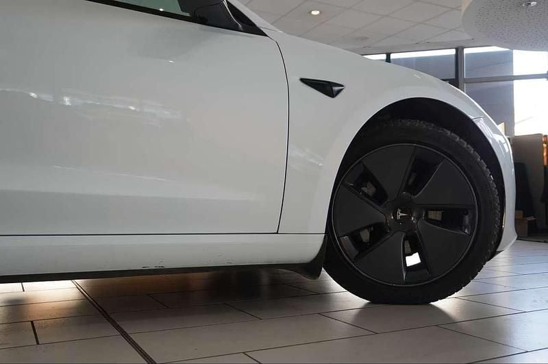 Usata Tesla Model 3 Standard Range Plus 239 kW (325 CV) 2021 Bianco Berlina