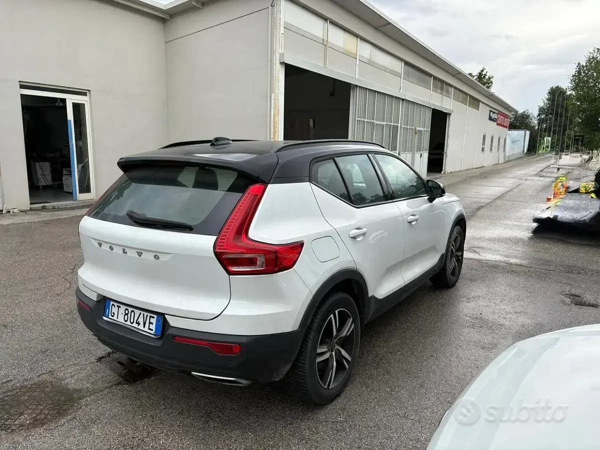 Usata Volvo XC40 R-Design 190 CV (139 kW) 2018 Bianco SUV