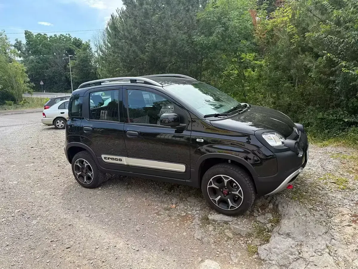Usata Fiat Panda Cross Cross 85 CV (62 kW) 2023 Nero Utilitaria