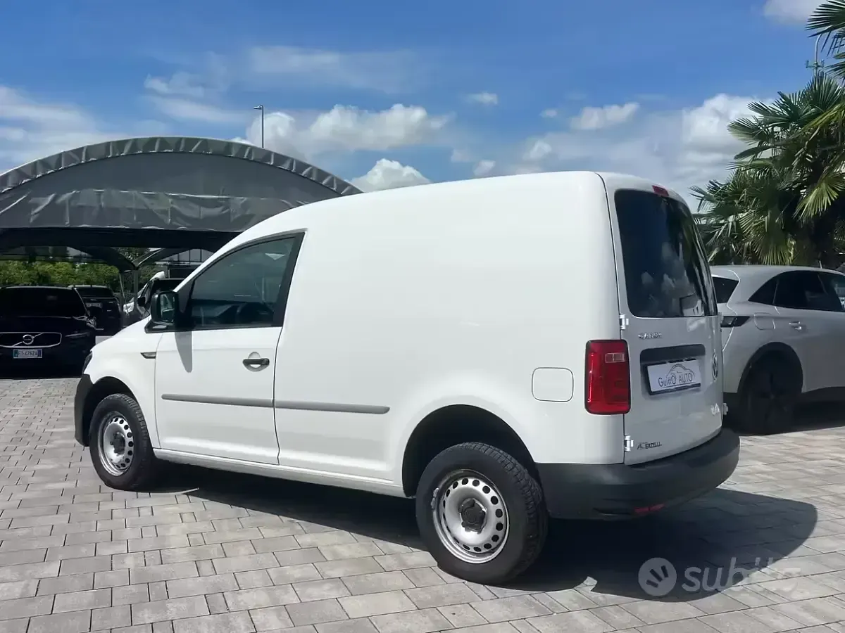 Usata VW Caddy 122 CV (89 kW) 2019 Bianco Monovolume