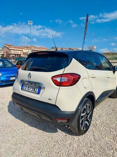 Usata Renault Captur 90 CV (66 kW) 2014 Beige SUV