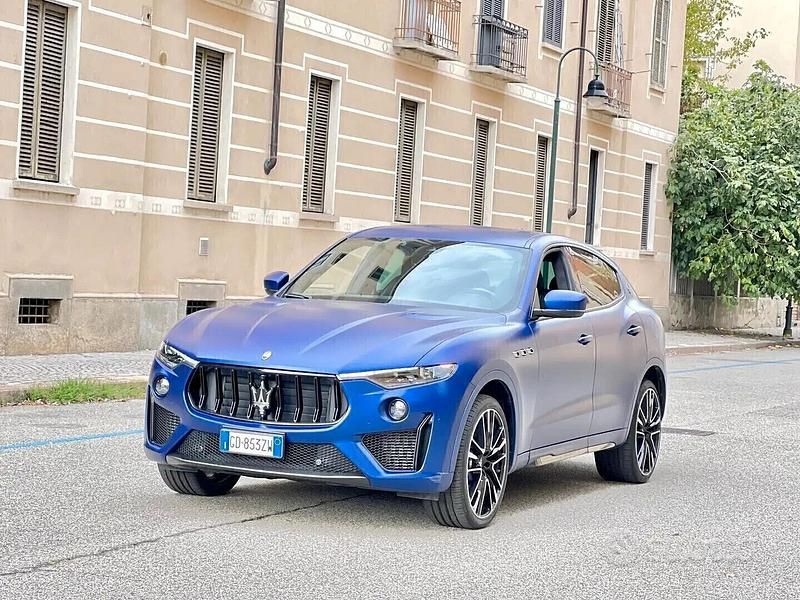 Usata Maserati Levante 581 CV (427 kW) 2021 Blu emoziobe opaco SUV
