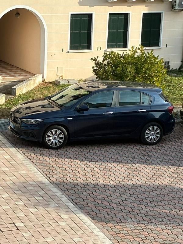 Usata Fiat Tipo 120 CV (88 kW) 2019 Blu Berlina