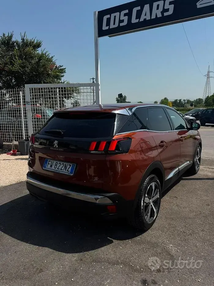 Usata Peugeot 3008 Allure 131 CV (96 kW) 2019 Marrone SUV