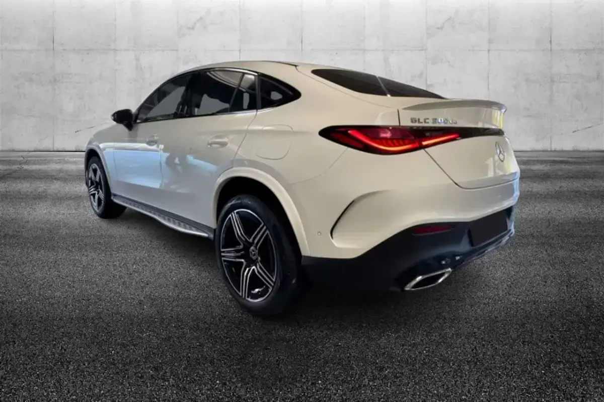 Usata Mercedes GLC300e AMG Line Premium 333 CV (244 kW) 2024 Bianco SUV