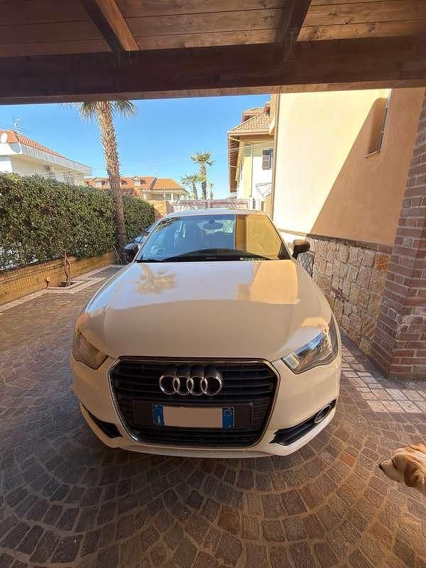 Usata Audi A1 Sportback Ambition 105 CV (77 kW) 2014 Utilitaria