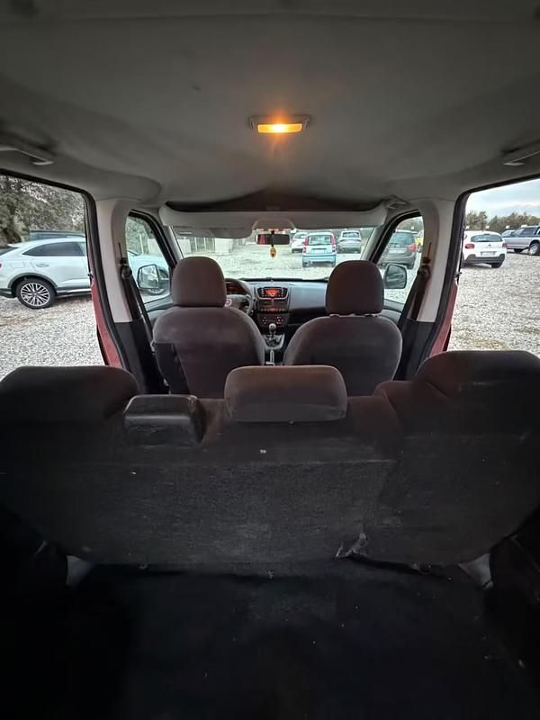 Usata Fiat Doblò Emotion 135 CV (99 kW) 2011 Rosso Monovolume