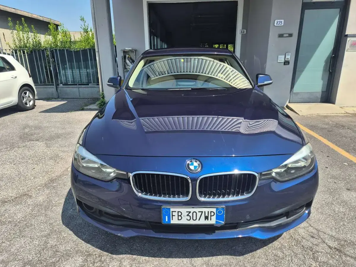 Usata BMW 320 Advantage 190 CV (139 kW) 2015 Blu/azzurro Station wagon