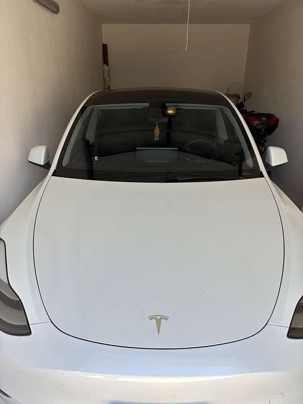 Usata 2023 Tesla Model Y Long Range AWD SUV | 40.000 € (Buon prezzo) - Immagine 1/4