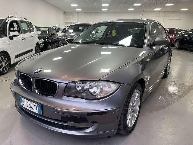 Usata BMW 118 143 CV (105 kW) 2009 Grigio Utilitaria