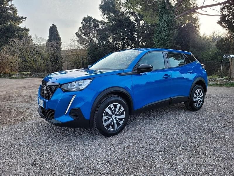 Usata Peugeot 2008 Active 110 CV (80 kW) 2022 Blu SUV