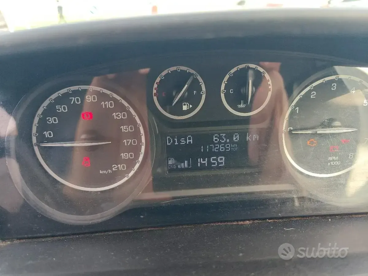 Usata Lancia Ypsilon 80 CV (58 kW) 2013 Nero Utilitaria