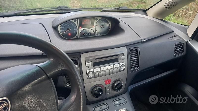 Usata Lancia Musa 2011 Blu Monovolume