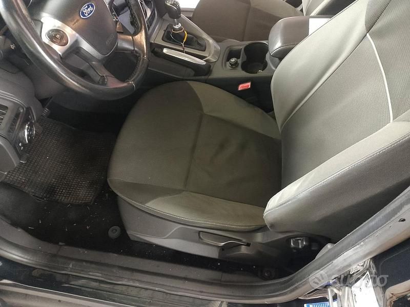 Usata Ford Focus 115 CV (84 kW) 2011 Nero Berlina