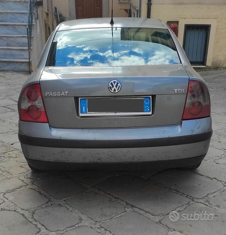 Begagnad VW Passat Trendline 131 HK (96 kW) 2004 Grå Sedan