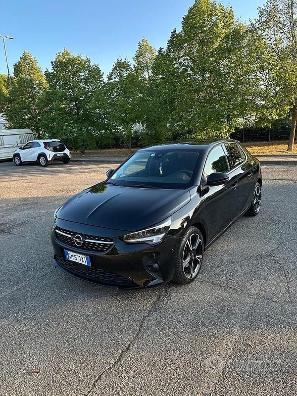 Usata Opel Corsa Elegance 101 CV (74 kW) 2023 Nero Utilitaria