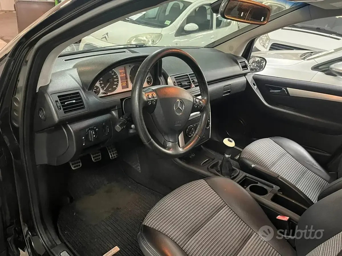 Usata Mercedes A180 Avantgarde 109 CV (80 kW) 2007 Nero Berlina