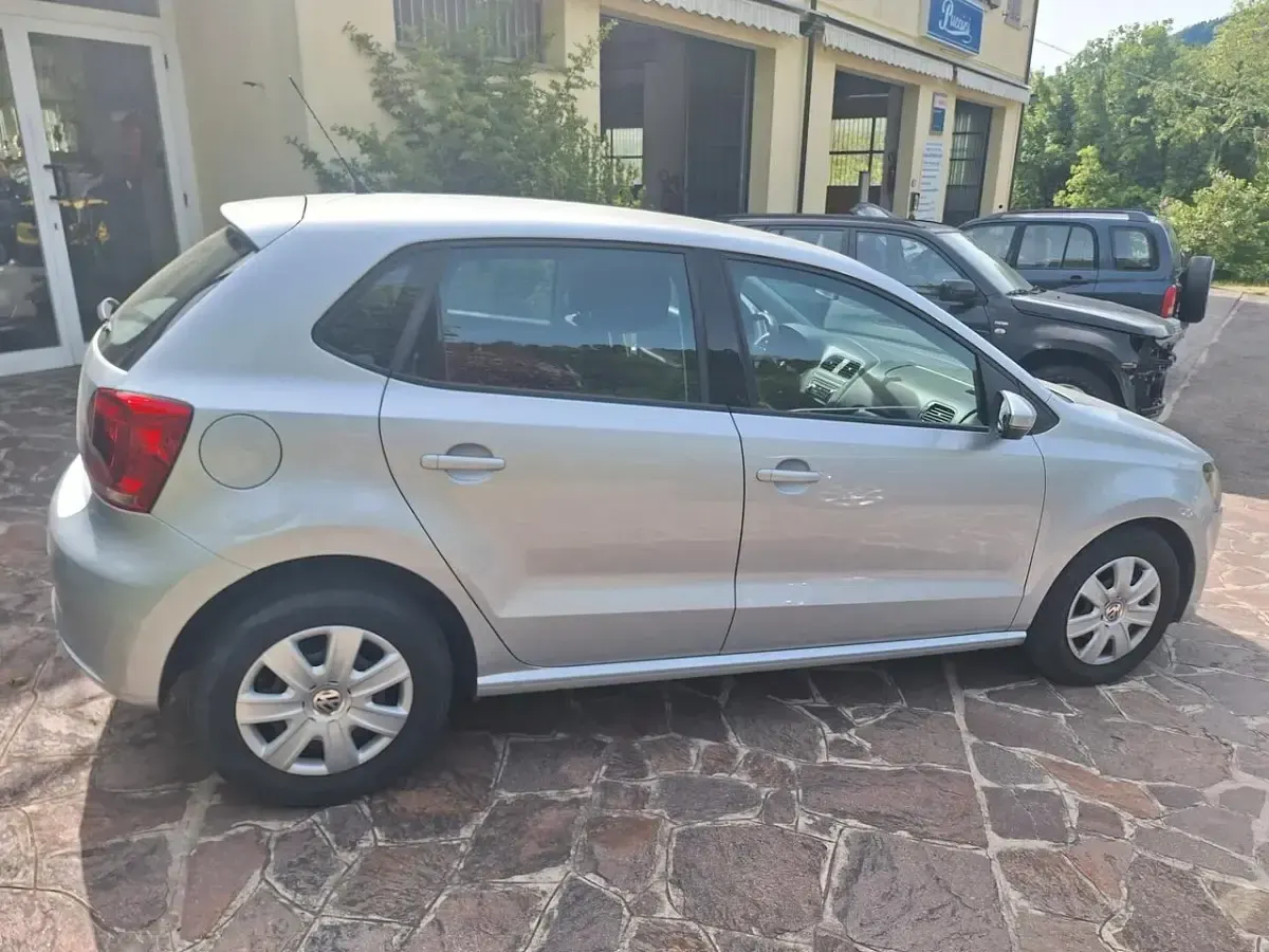 Usata VW Polo Trendline 60 CV (44 kW) 2012 Argento Utilitaria