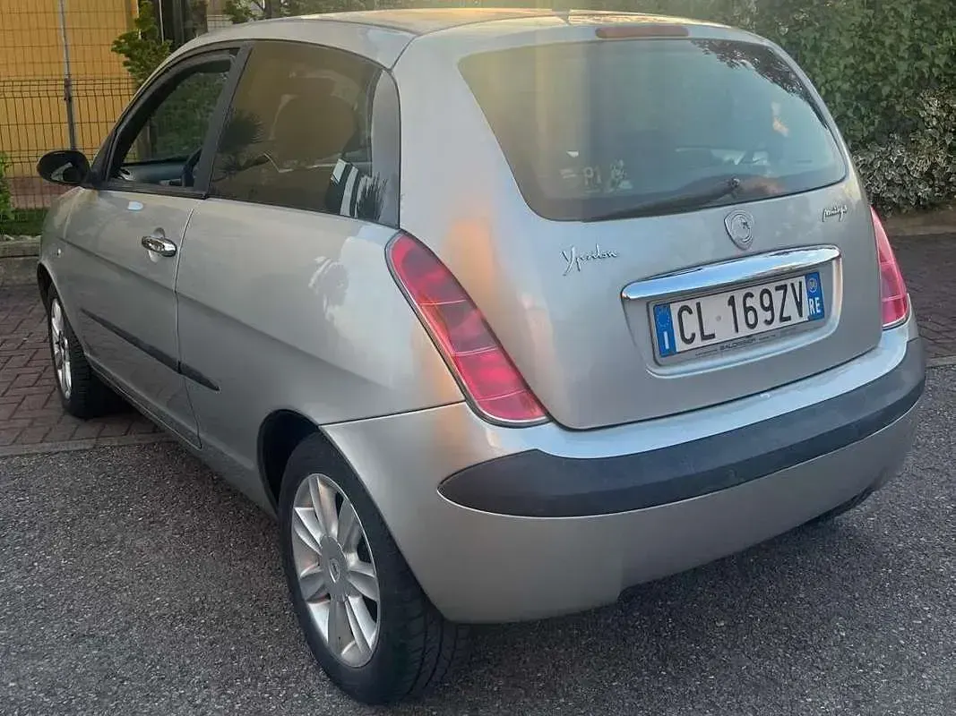 Usata Lancia Ypsilon 69 CV (50 kW) 2004 Utilitaria