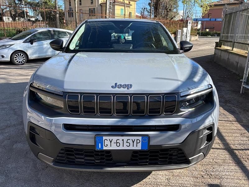 Usata Jeep Avenger Longitude 100 CV (73 kW) 2025 Grigio SUV