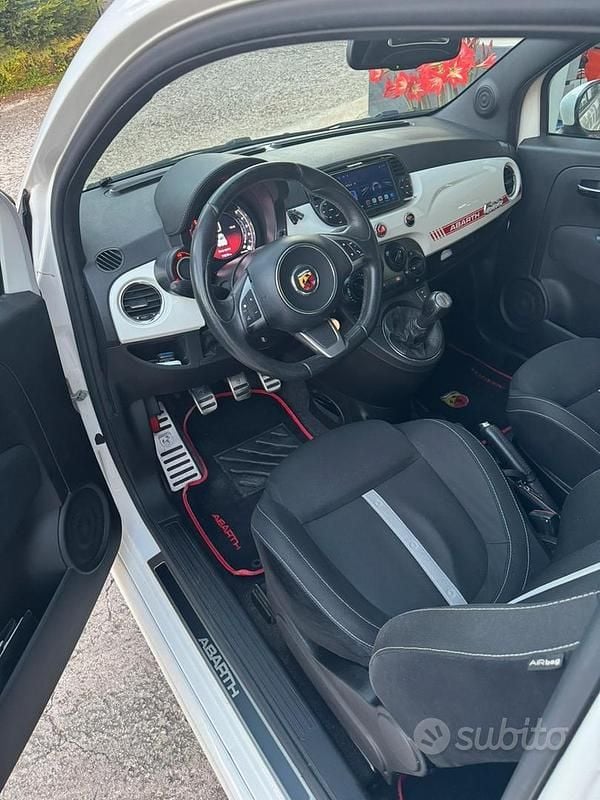 Usata Abarth 500 135 CV (99 kW) 2015 Bianco Utilitaria