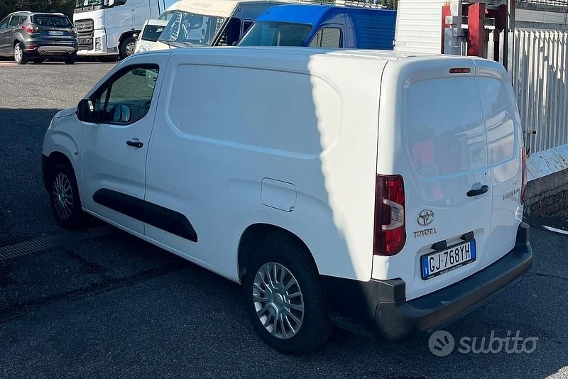 Usata Toyota Proace City City 102 CV (75 kW) 2022 Bianco Monovolume