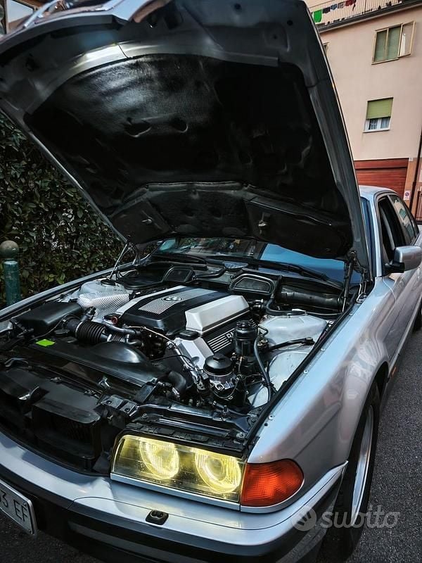 Usata BMW 735 Sport Line 235 CV (172 kW) 1997 Grigio Berlina